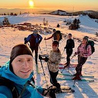 Skialpy na západ slunce / BRAVO PLZEŇ z. s.