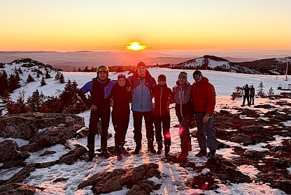 Skialpy na západ slunce